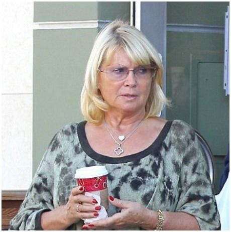 Είναι η μαμά πολύ γνωστού supermodel. Την αναγνωρίζετε;