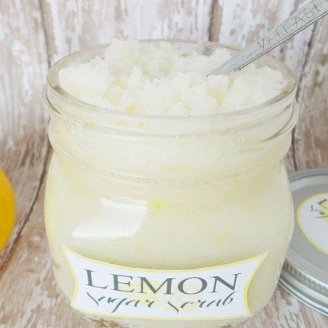 Φτιάξτε scrub σώματος με άρωμα λεμόνι