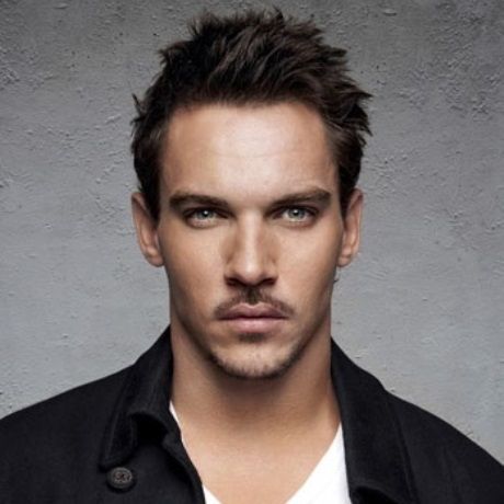 O Jonathan Rhys Meyers δεν είναι καθόλου καλά: Δείτε τις φωτογραφίες που μας ανησύχησαν