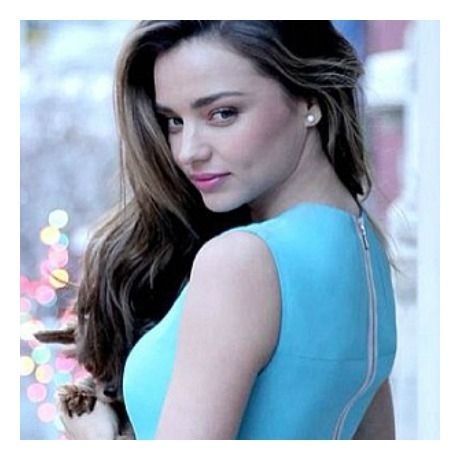 Η Miranda Kerr μαζί με τη μαμά της και τη γιαγιά της στο κρεβάτι!
