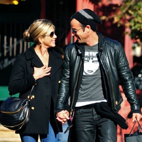 Tι συμβαίνει τελικά με Aniston και Theroux; Mήπως ο δεσμός τους ήταν ένα ψέμα;