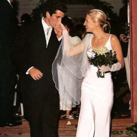 Carolyn Bessette-John F. Kennedy Jr:Ο παραμυθένιος,κρυφός γάμος του αδικοχαμένου ζευγαριού