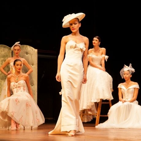 Vassilis Zoulias Bridal: Το Queen βρέθηκε στο bridal fashion week και μεταδίδει