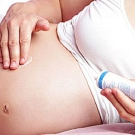 Ραγάδες στην κοιλιά λόγω εγκυμοσύνης; Κι όμως υπάρχει τρόπος να εξαφανιστούν!