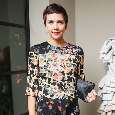 Φωτιά πήραν τα κομμωτήρια στο Hollywood. Και η Maggie Gyllenhaal άλλαξε look!