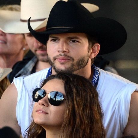 Πότε πρόλαβε και φούσκωσε τόσο η κοιλιά της Mila Kunis; (φωτογραφίες)