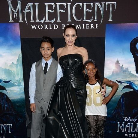 Η Angelina Jolie παραδέχεται ότι είναι πιο κοντά στο υιοθετημένο παιδί της