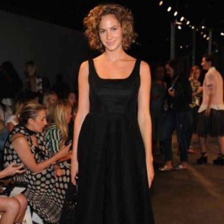 Emma Ferrer: Η εγγονή της Audrey Hepburn, στο catwalk