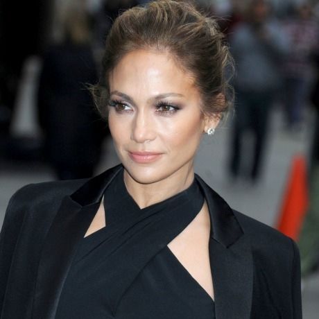 Η JLo έχει βελτιώσει το στυλ της και δίνει μαθήματα για το τέλειο βραδινό look