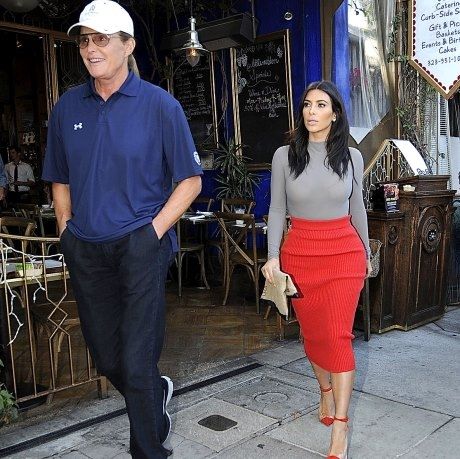 Ξεκαρδιστήκαμε: Δε θα πιστεύετε τι έκλεψε ο Bruce Jenner από την Kim Kardashian!
