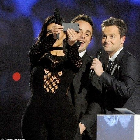 Πάγωσε το κοινό! Η απίστευτη γκάφα της Kim Kardashian στα Brit Αwards