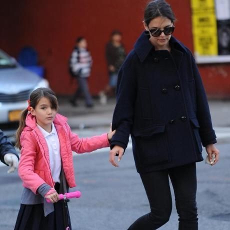 Η πιο τρυφερή φωτογραφία: H Katie Holmes & η μικρή Suri φτιάχνουν μαζί το μακιγιάζ τους!