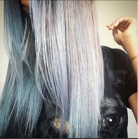 Κι όμως… αυτό το supermodel απέκτησε μόλις ombré #GrannyHair!