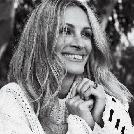 Την Julia Roberts την έχετε δει με μαγιό;Η σταρ πήγε στην παραλία και ιδού τα αποτελέσματα