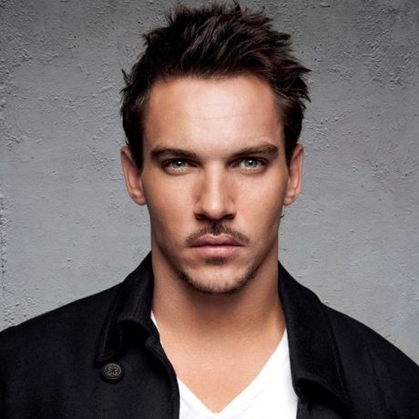 Jonathan Rhys-Meyers: Το ιδιαίτερο αγόρι που δεν μπορούμε να βγάλουμε από την καρδιά μας
