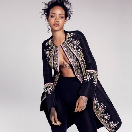 Rihanna εν δράσει: Η τελευταία της selfie δημιούργησε τον απόλυτο πανικό