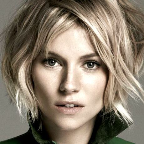 Η Sienna Miller σου δείχνει πώς θα φορέσεις την ολόσωμη φόρμα από το πρωί μέχρι το βράδυ