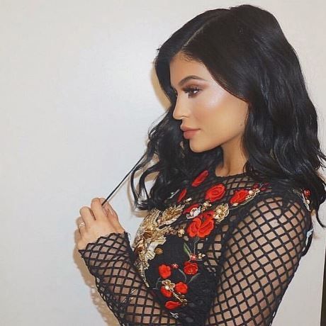 Wow! Δείτε τη μεταμόρφωση της Kylie Jenner σε Κλεοπάτρα!