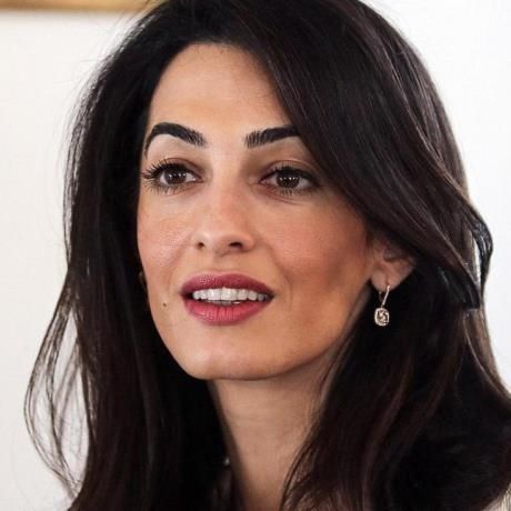 Eπιτέλους: Η πρώτη υγιής εμφάνιση της Amal Alamuddin μετά από πολύ καιρό