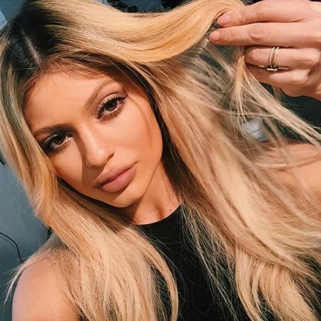 Τι ετοιμάζει η ξανθιά πλέον Kylie Jenner;
