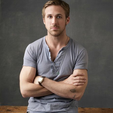 Αγνώριστος! Ο Ryan Gosling έγινε μελαχρινός για τις ανάγκες της νέας του ταινίας(+trailer)