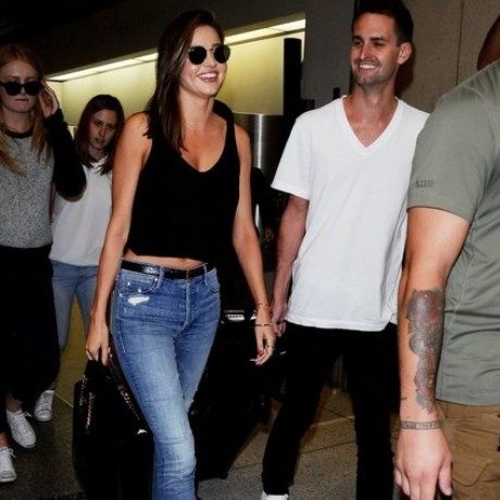 Τα πράγματα σοβαρεύουν! Η Miranda Kerr και ο σύντροφός της έκαναν το επόμενο βήμα!