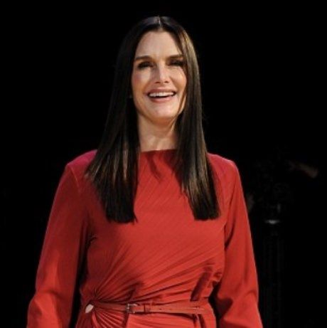 Brooke Shields: Είναι 50 ετών και δείχνει τουλάχιστον δέκα χρόνια μικρότερη!