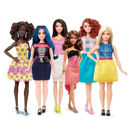 Επιτέλους: Η Barbie απέκτησε φυσιολογικό σώμα & είναι πια μια γυναίκα σαν όλες τις άλλες!