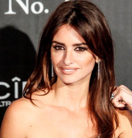 Αυτό είναι το τέλειο nude κραγιόν της Penelope Cruz!