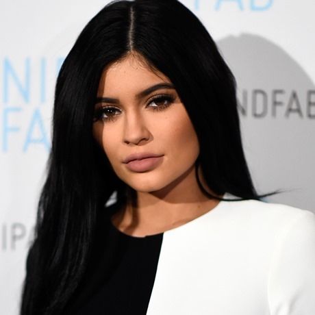 Η Kylie Jenner, η αλλαγή στα μαλλιά της και το απίστευτο δώρο για τον Άγιο Βαλεντίνο!
