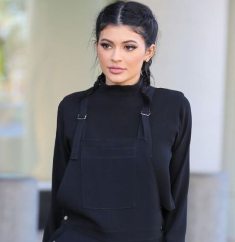 Say Whaaat? Δεν φαντάζεστε που κάνει contouring η Kylie Jenner!