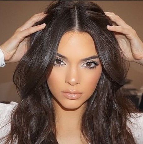 Η Kendall Jenner πήδηξε από το αμάξι λίγο πριν αυτό πέσει στις προστατευτικές μπάρες