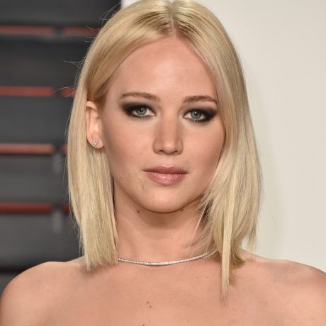 Η εκθαμβωτική εμφάνιση της Jennifer Lawrence στο πάρτι μετά τα Oscar