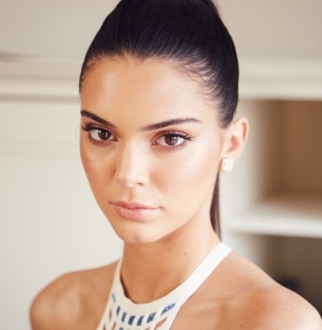 Beauty focus: Πώς θα αντιγράψεις το natural μακιγιάζ της Kendall Jenner από το Met Gala