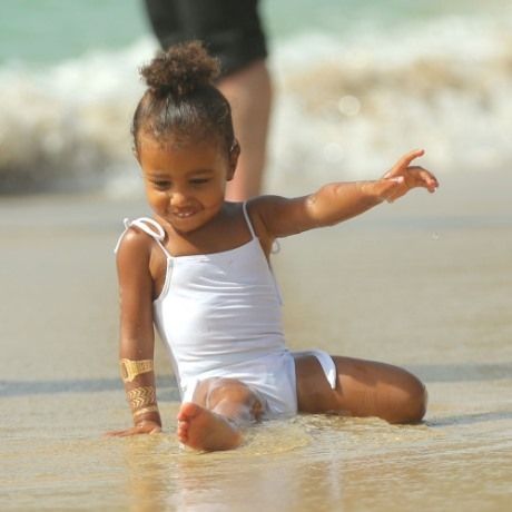 Η North West γίνεται emoji και είναι καταπληκτική