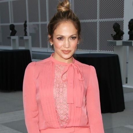 Pink Queen: Η Jennifer Lopez φόρεσε το πιο στυλάτο outfit της εβδομάδας