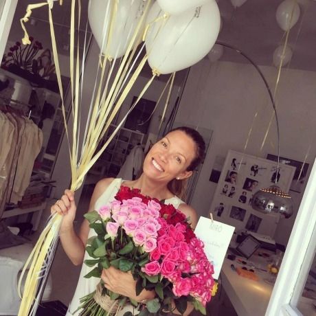 Birthday Girl: Η Βίκυ Καγιά γιόρτασε τα γενέθλιά της με το πιο elegant πρωινό σύνολο!