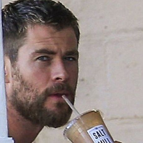 Μα τι άντρας! Ο Chris Hemsworth έχει ΤΟ σώμα