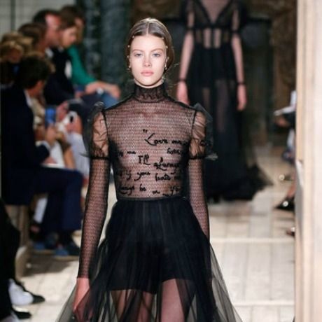 Υψηλή ραπτική: Αυτό το υπέροχο φόρεμα Valentino, χρειάστηκε 580 ώρες για να κατασκευαστεί!
