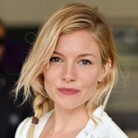 Ποιος πρώην; Η Sienna Miller στην πρώτη της εμφάνιση με το νέο της σύντροφο (photos)