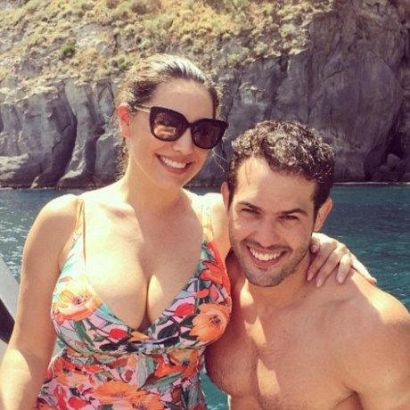 Εκρηκτική! Οι καμπύλες της Kelly Brook αναστάτωσαν το διαδίκτυο