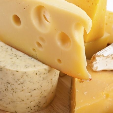 H λύση για να μην σκληραίνει το τυρί μετά από λίγες μέρες στο ψυγείο
