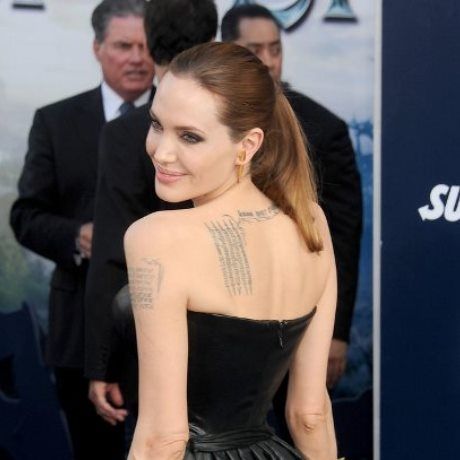 Τα επικίνδυνα αξεσουάρ της Angelina Jolie