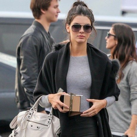 Στους δύο τρίτος δε χωρεί: Η «χυλόπιτα» της Kendall Jenner στην κολλητή της