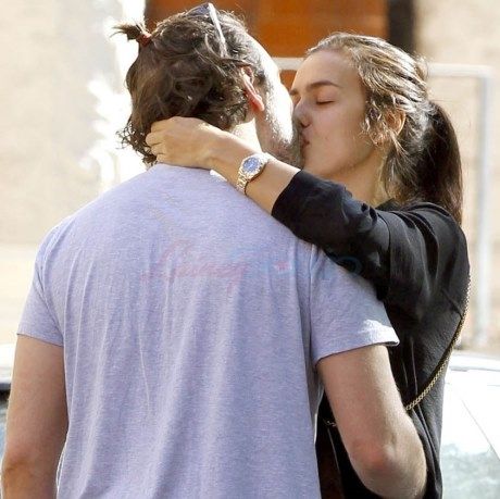 Είστε έτοιμοι; Ο Bradley Cooper και η Irina Shayk στην παραλία πιο... καυτοί από ποτέ
