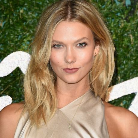 Supermodel Style: Η Karlie Kloss σου δείχνει τι ακριβώς να φορέσεις στο ρεβεγιόν