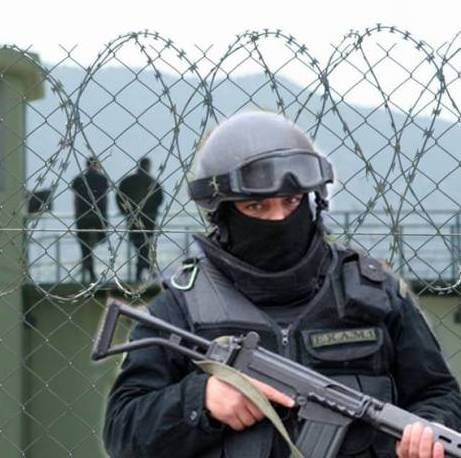 Συναγερμός στην Ελλάδα για την απόδραση των πάνοπλων Αλβανών κακοποιών