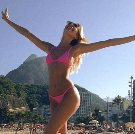 Aν αυτό δεν είναι το απόλυτο κορμί της showbiz τότε ποιο είναι;
