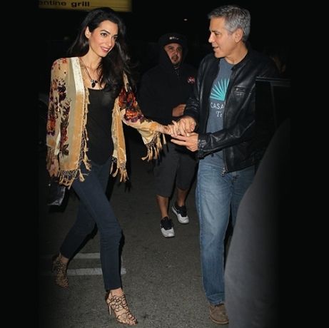 Κάτι ύποπτο συμβαίνει εδώ: Γιατί ο Clooney διασκεδάζει χωρίς την Amal;