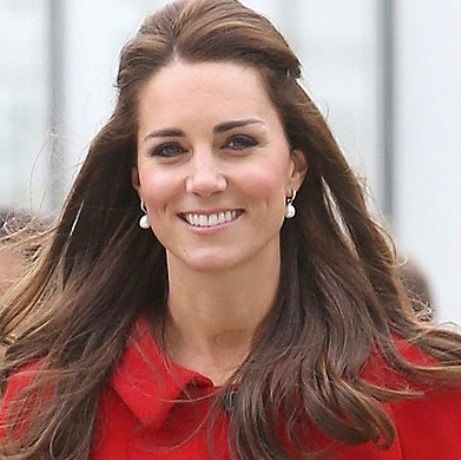 Επιτέλους! Δείτε την Kate Middleton στην πρώτη της εμφάνιση μετά τη γέννα!